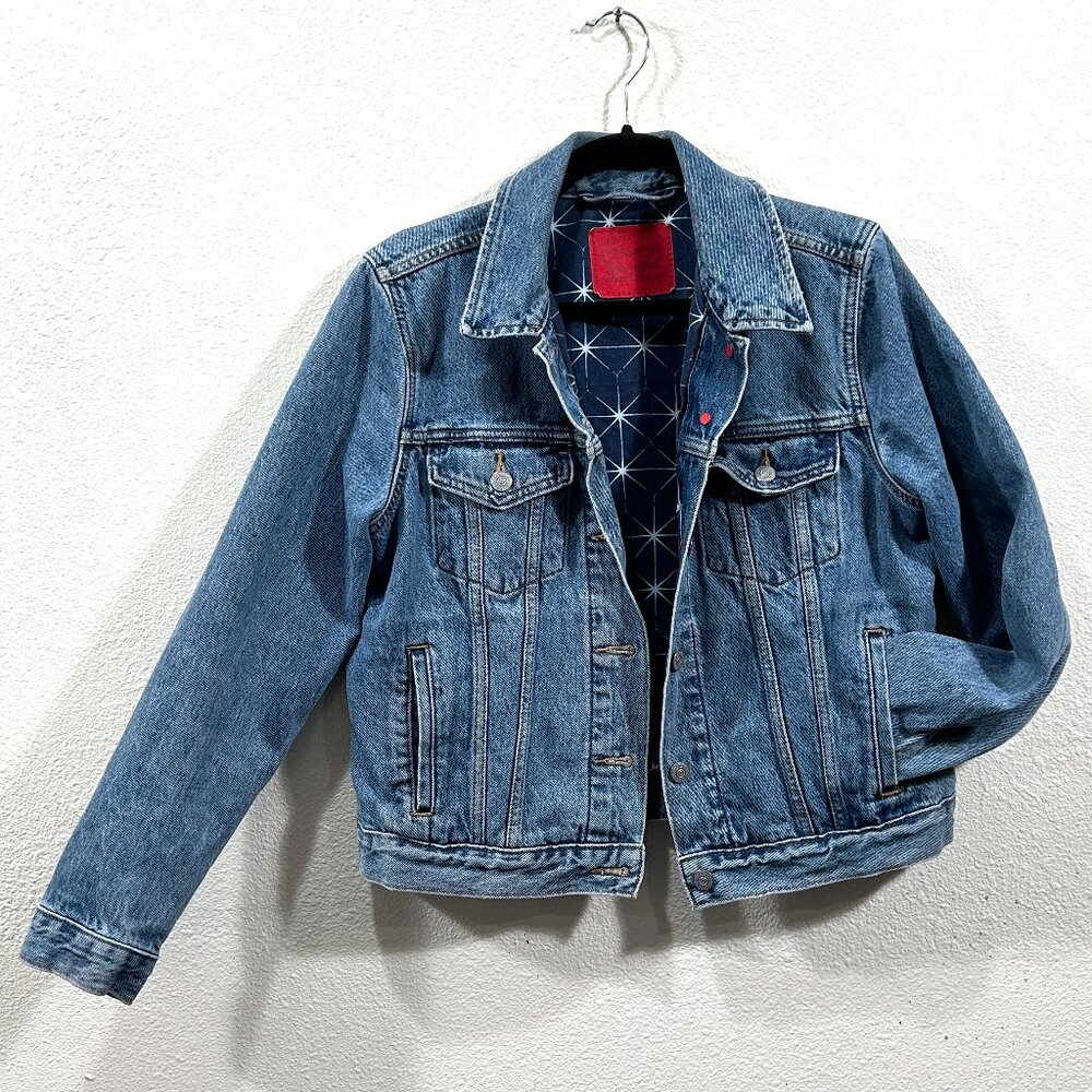 Levis Red Label light wash Denim Jean Jacket with starburst lining size Large